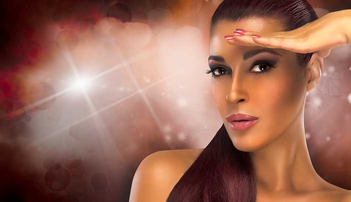 Cabello Rojo Piel Morena